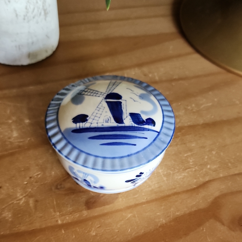 Vintage Delft Blau Trinket Box